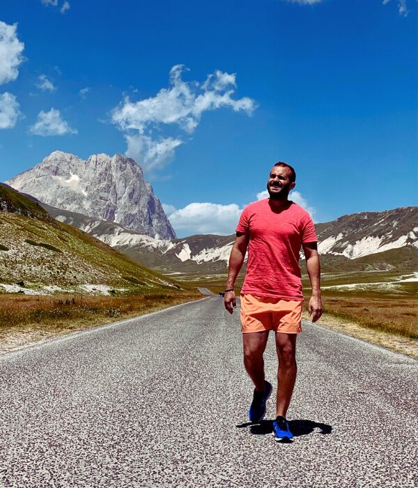 Armando walking down on Campo Imperatore by the lago di pietranzoni - Gran Sasso