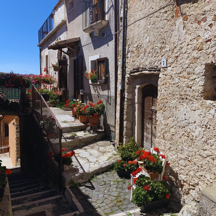 one of the many streets or vicoli of Santo Stefano do Sessanio
